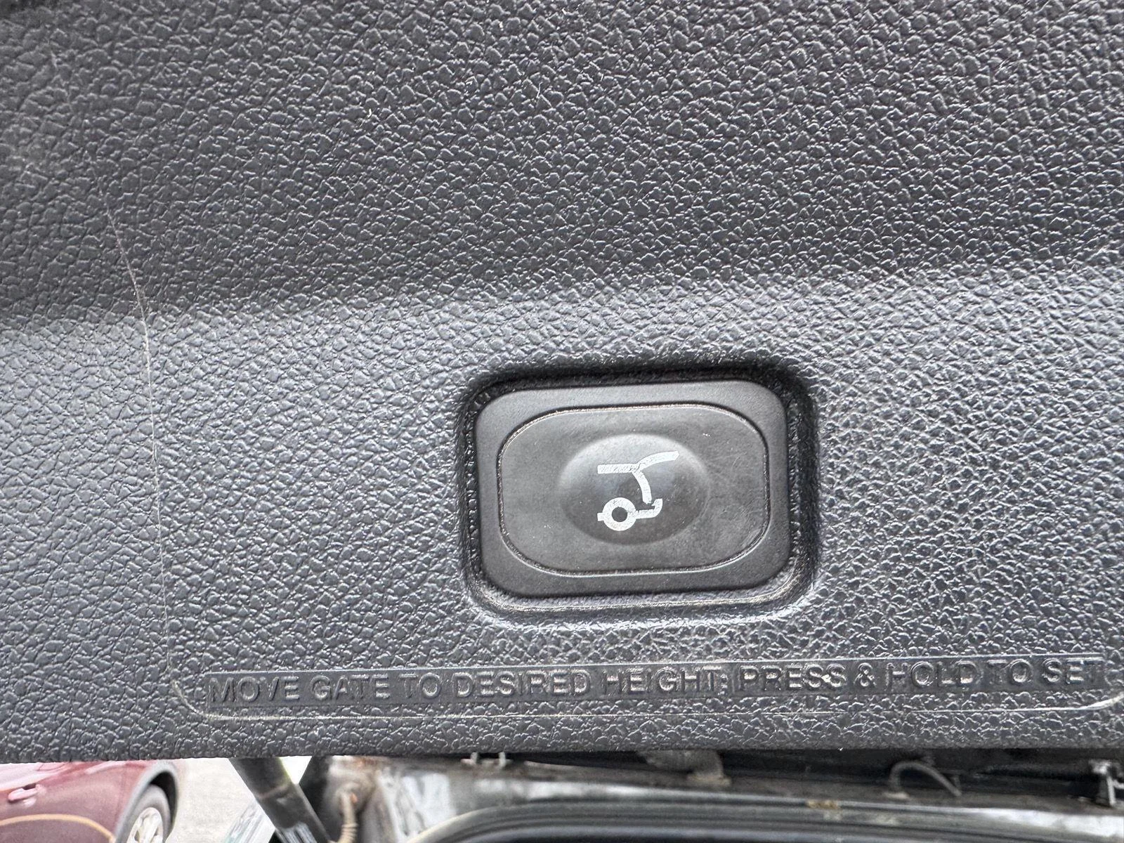 Used 2017 Magnetic Ford XLT image 8