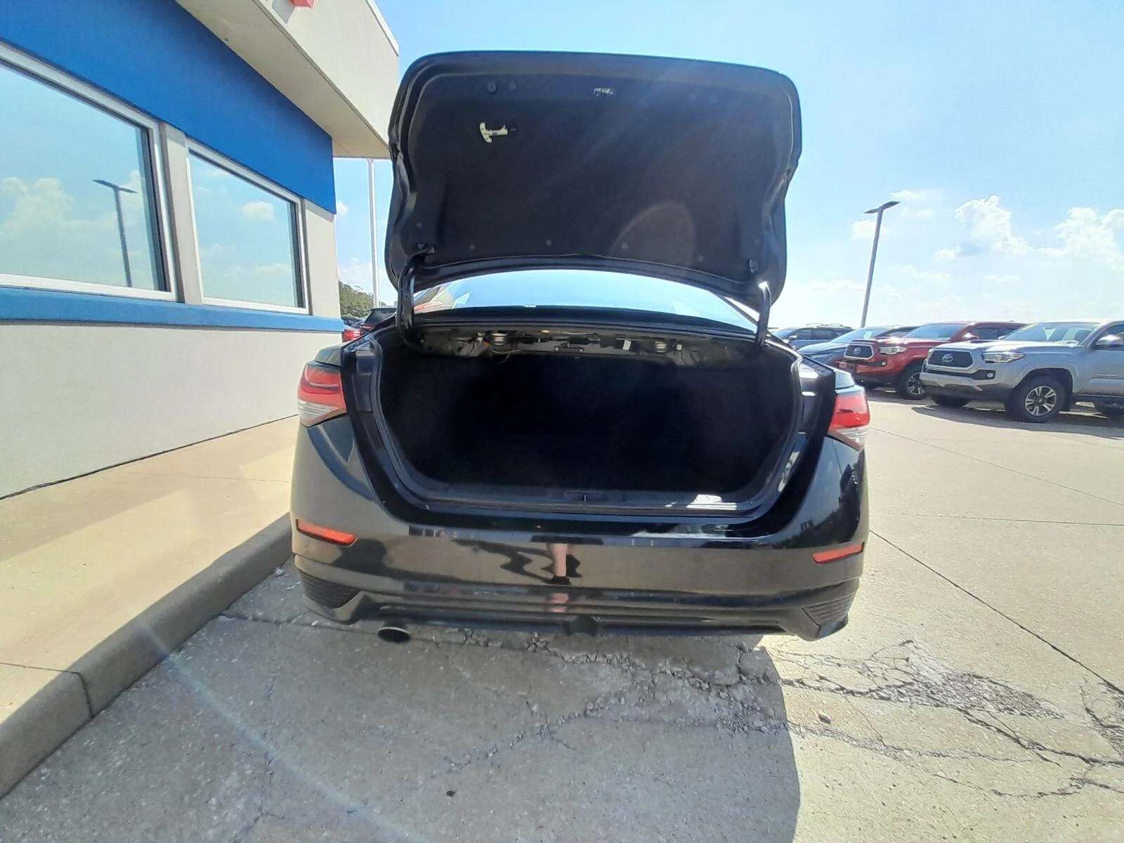 Used 2025 Super Black Nissan SR image 50