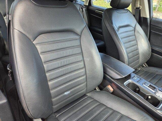 Used 2017 White Platinum Metallic Tri-Coat Ford SE image 30