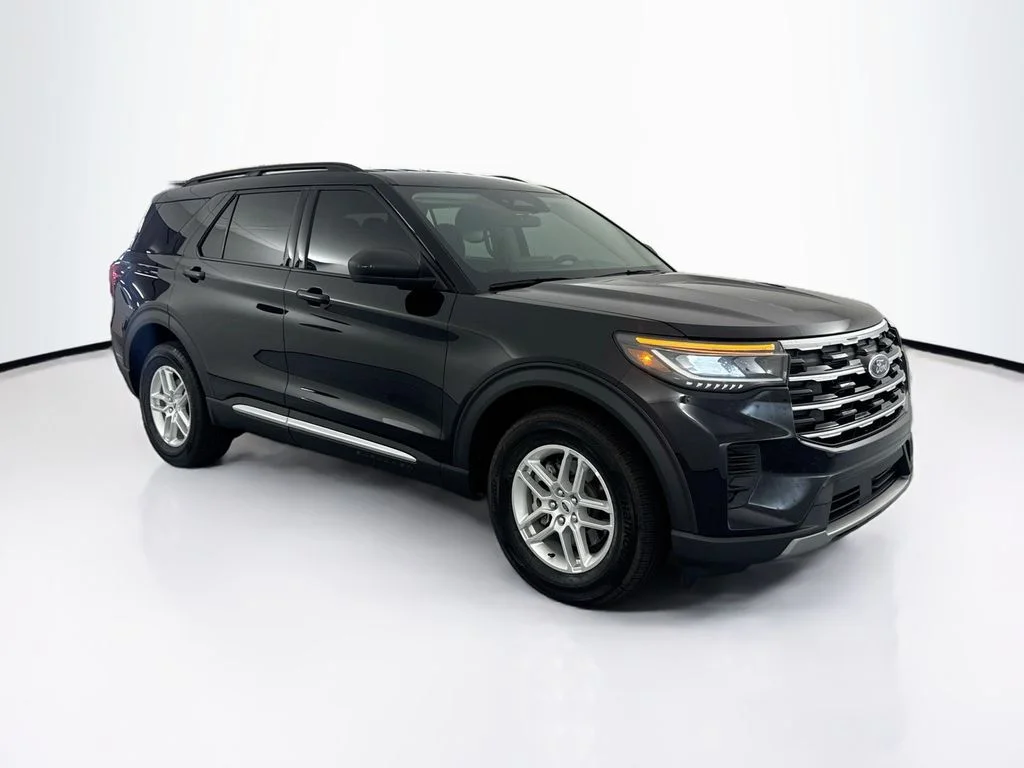 Used 2025 Black Ford Active image 3