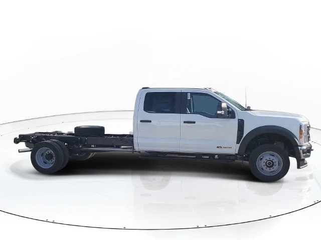 New 2027 Oxford White Ford XL 4WD CREW CAB image 4
