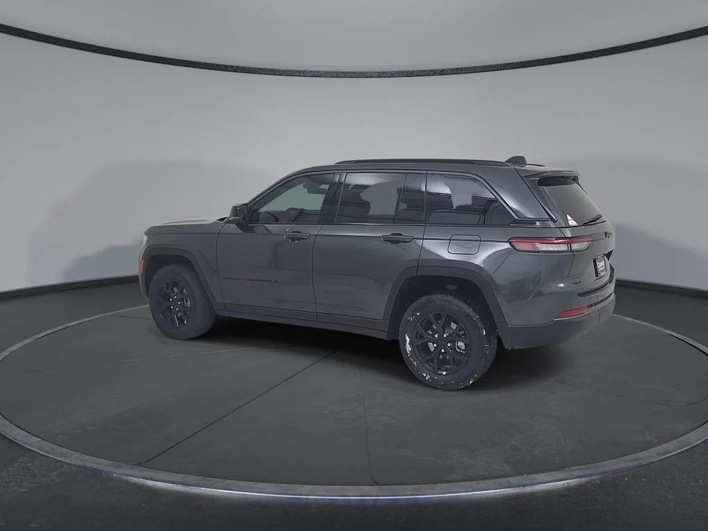 New 2026 Baltic Gray Metallic Clear-Coat Exterior Paint Jeep Altitude image 10