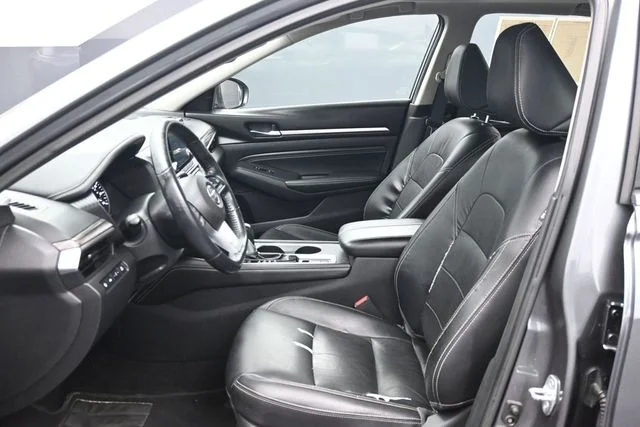 Used 2019 Gray Nissan 2.5 SL image 8