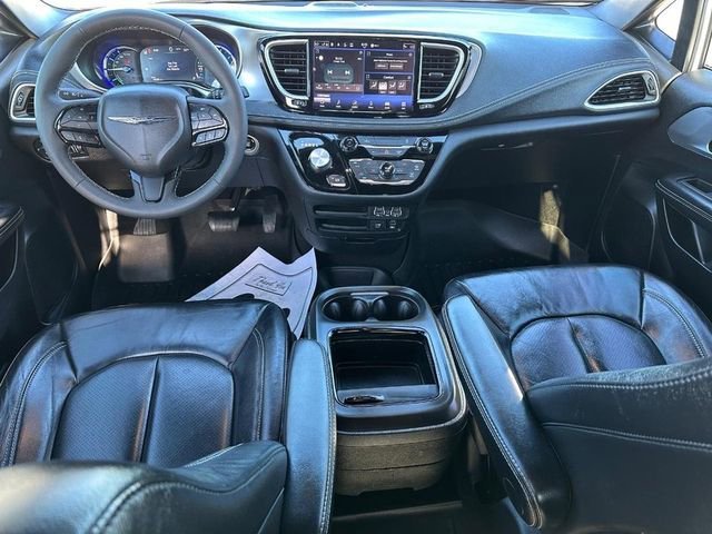 Used 2022 White Chrysler Touring L image 12
