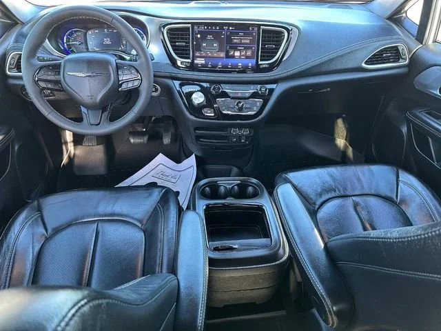 2022 Chrysler Pacifica Hybrid Touring L - Photo 12