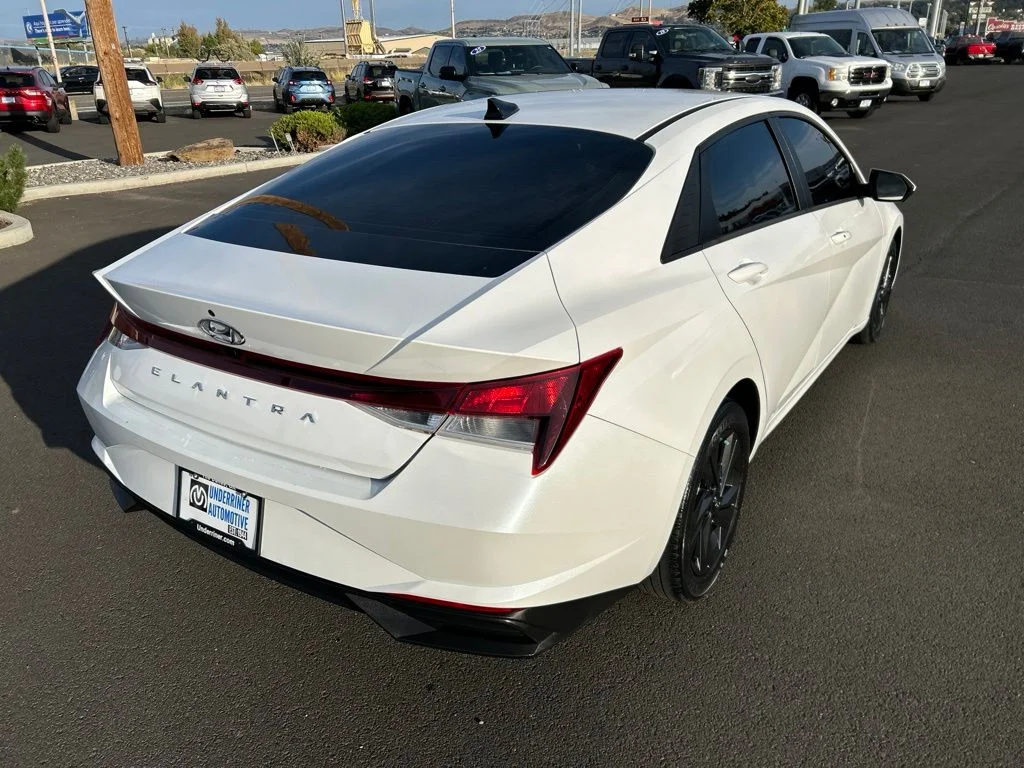Used 2022 Gray Hyundai SEL image 6