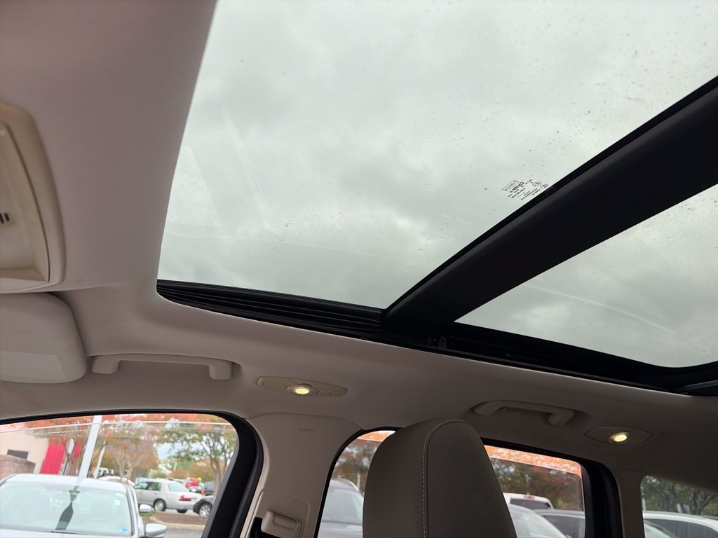 Used 2013 Gray Ford SE image 19