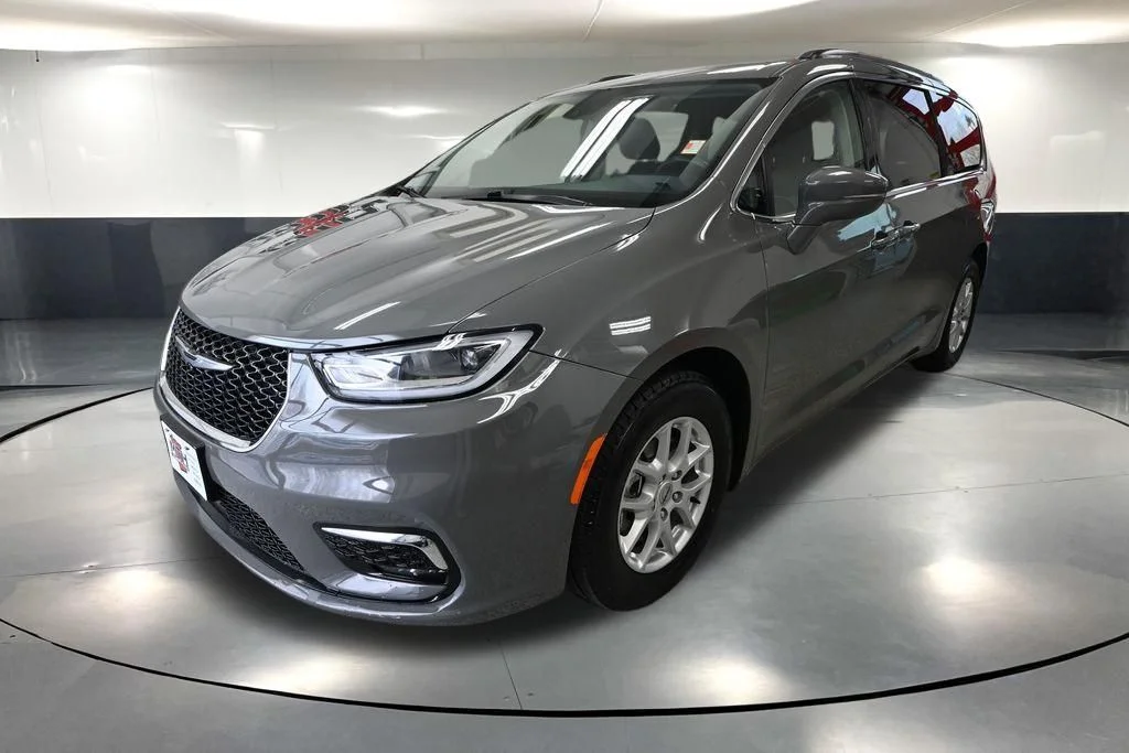 2022 Chrysler Pacifica Touring L - Photo 10