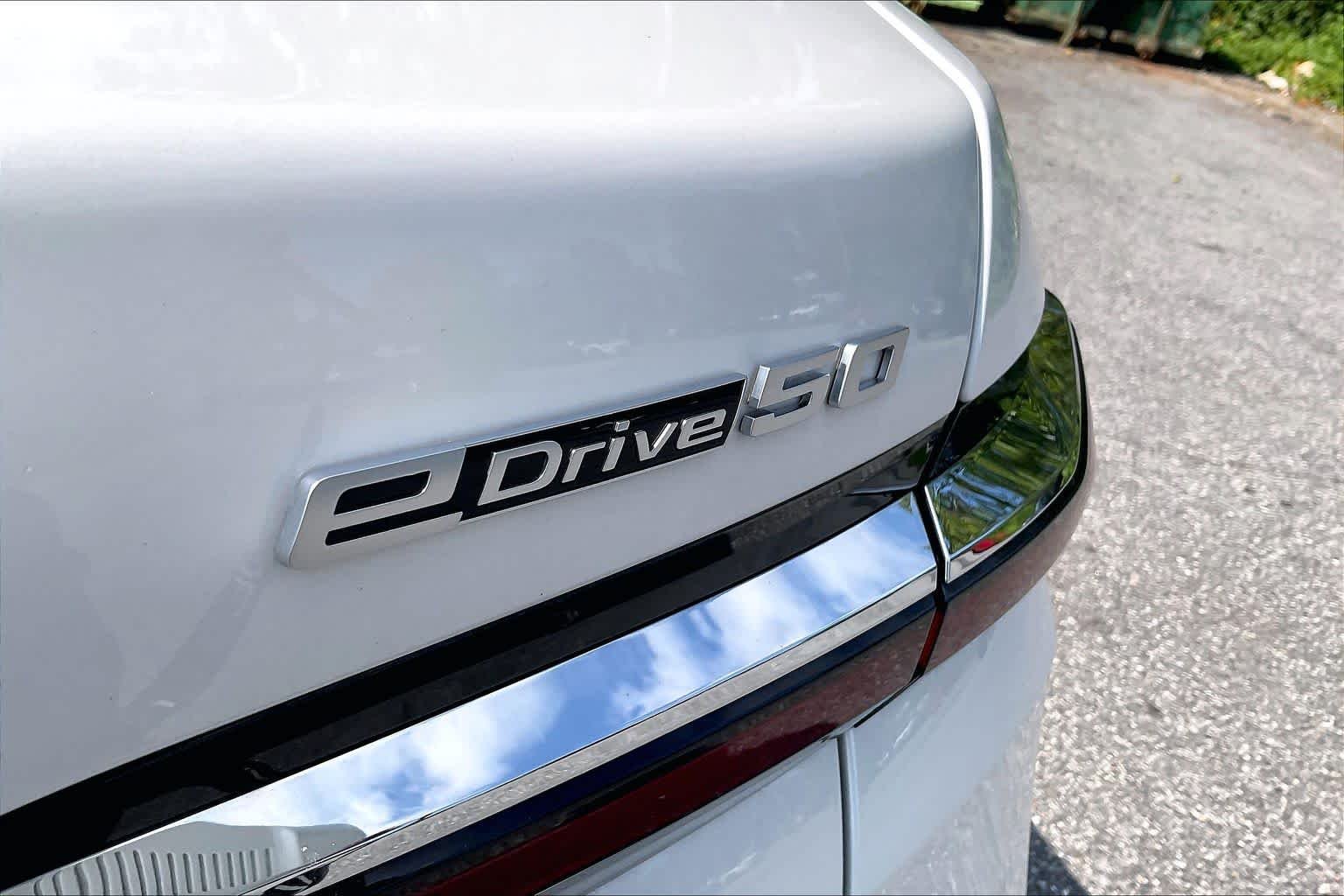 Used 2024 Mineral White Metallic BMW eDrive50 image 9