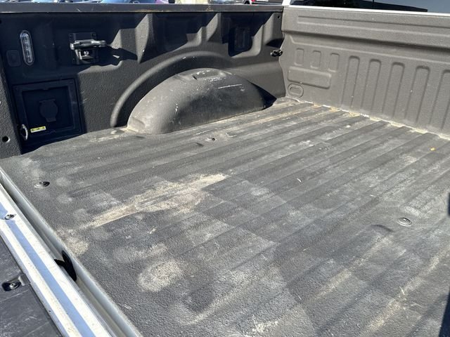 Used 2022  Ford Lariat image 13