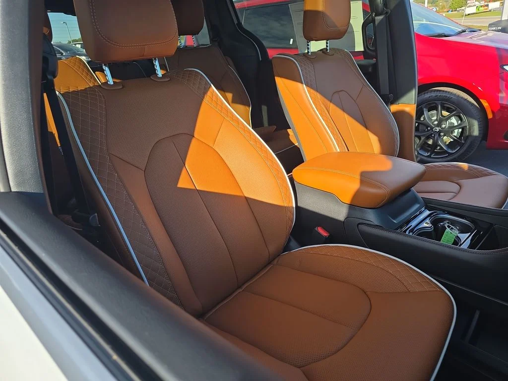2026 Chrysler Pacifica Pinnacle - Photo 26