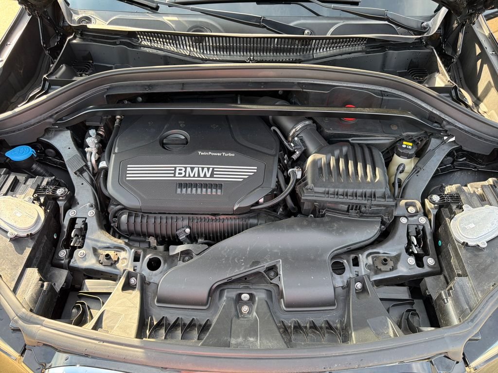 Used 2022 Black BMW sDrive28i image 25