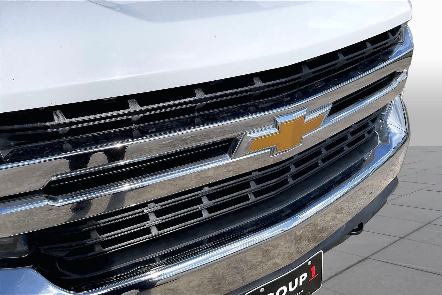 Used 2020 Summit White Chevrolet LT image 29