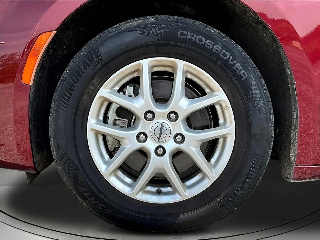 Used 2023 Red Chrysler Touring L image 35