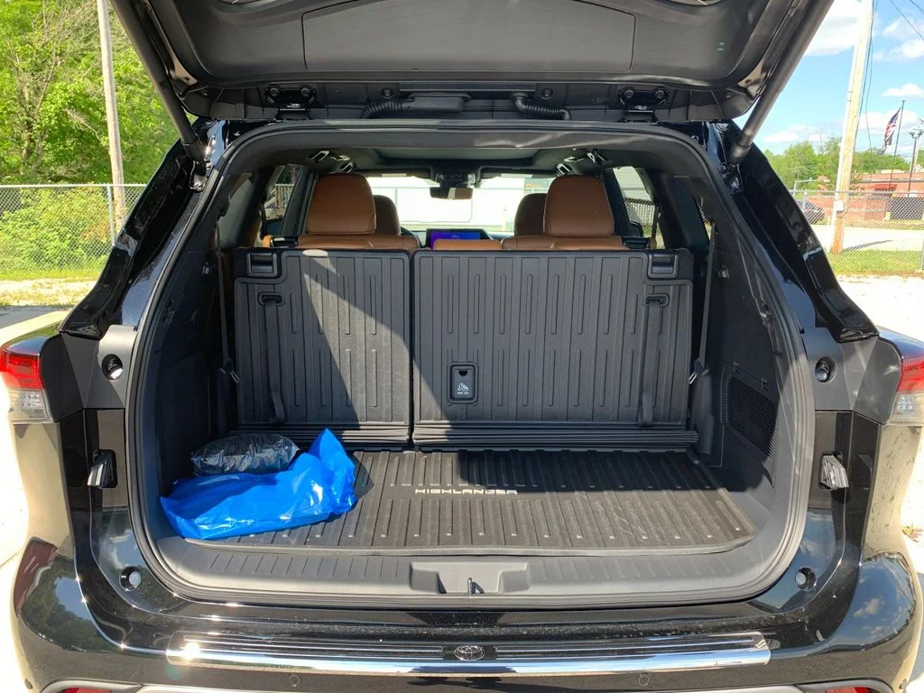 Used 2026 Black Toyota Platinum image 18