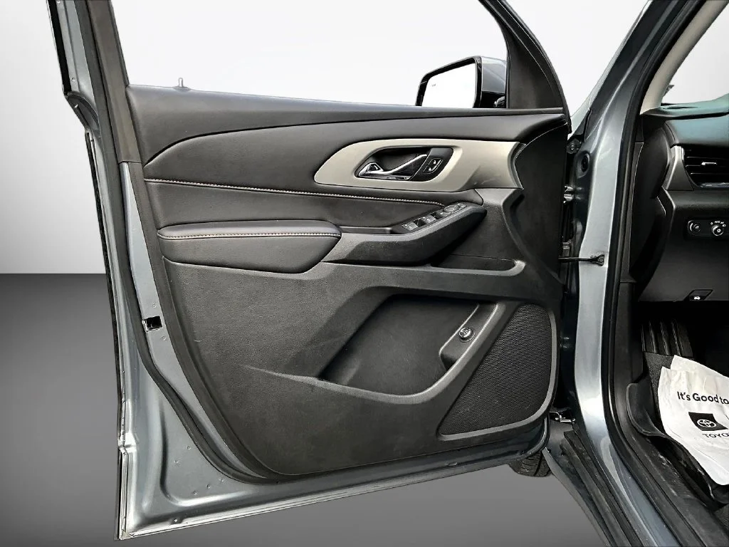 Used 2020 Gray Chevrolet LT image 24