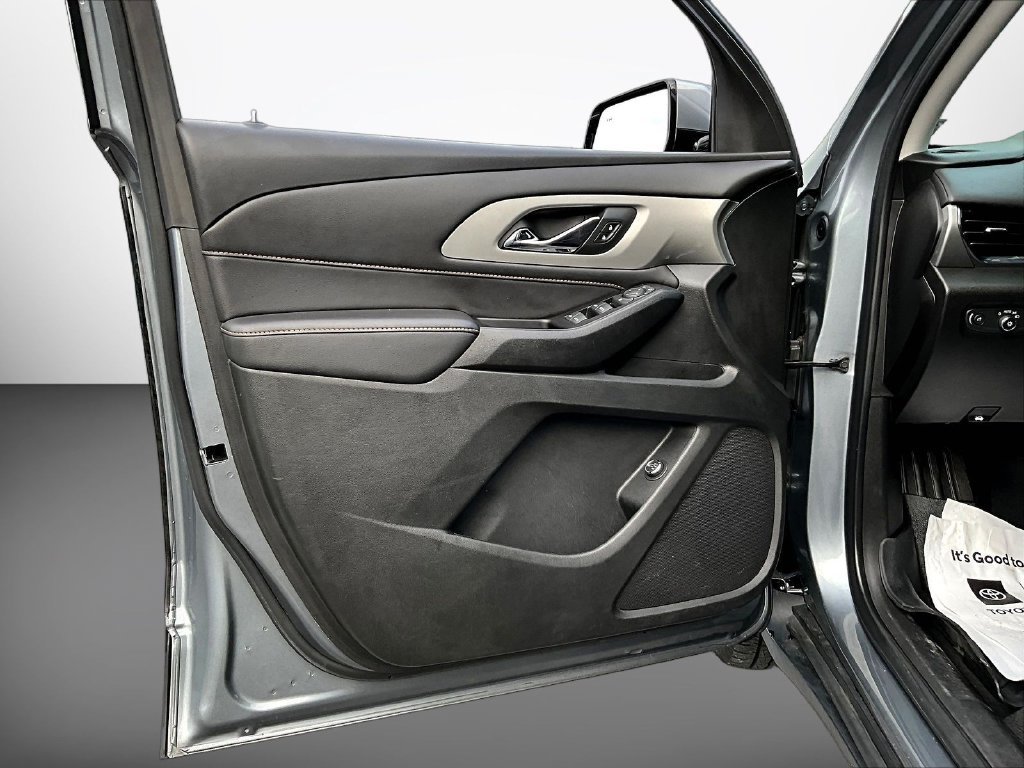 Used 2020 Gray Chevrolet LT image 24