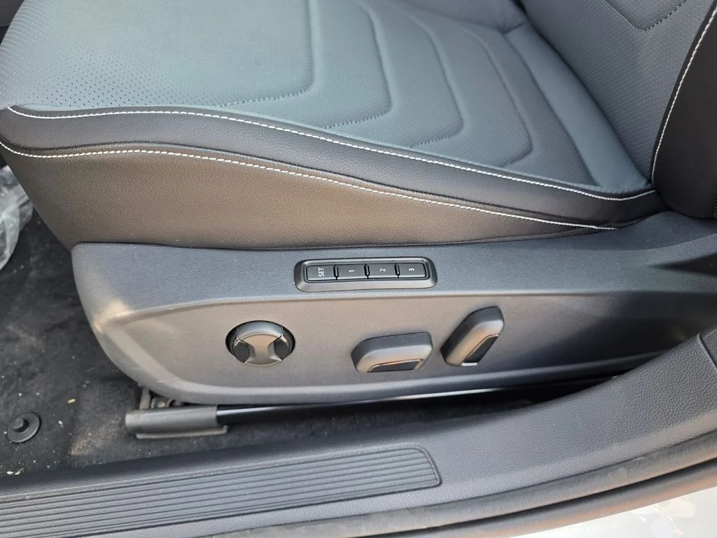 2026 Volkswagen Jetta SEL - Photo 14