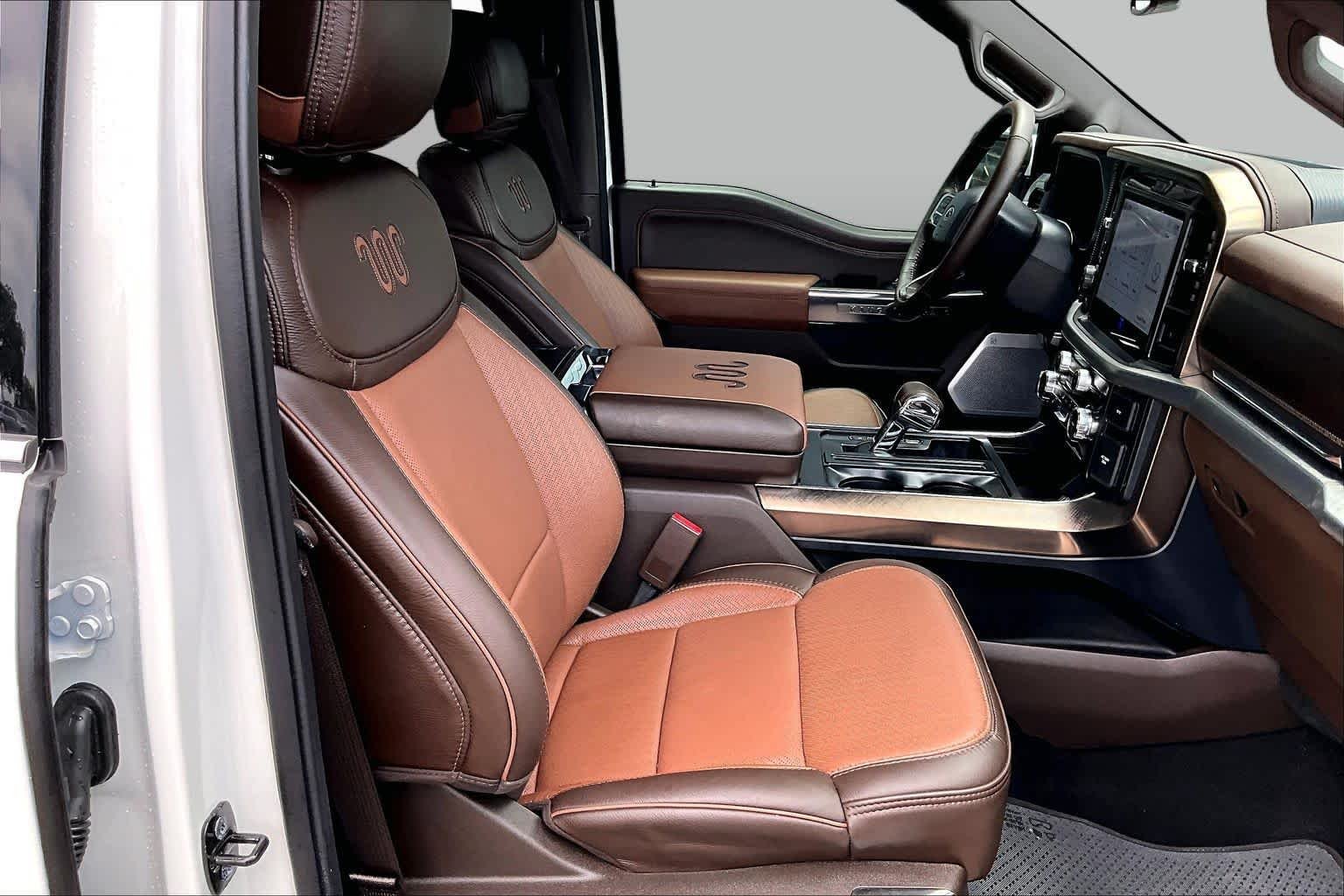 Used 2025 Star White Metallic Tri-Coat/Marsh Gray Ford King Ranch image 9