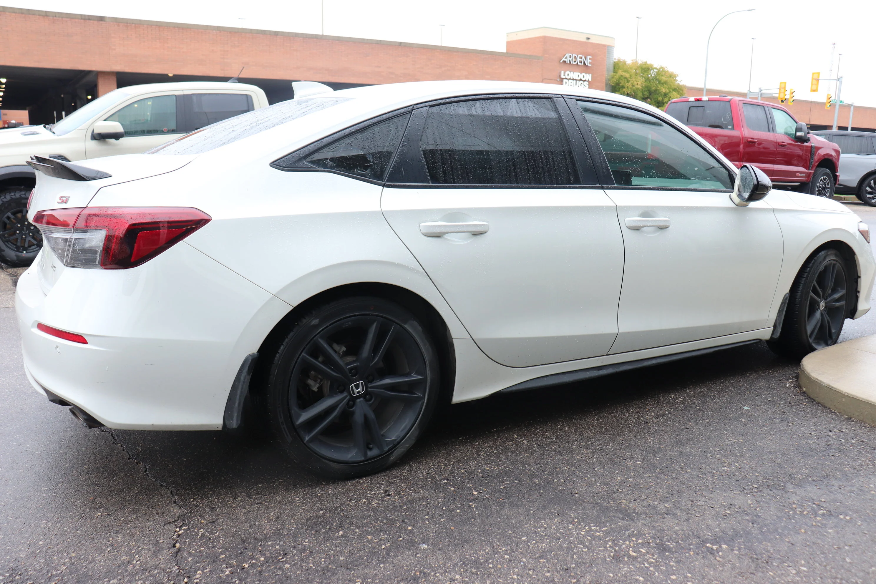Used 2025  Honda Manual image 4