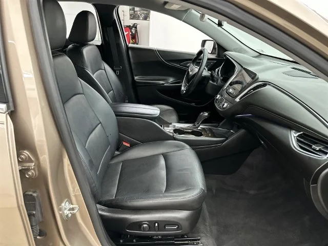 Used 2018 Beige Chevrolet Premier image 15