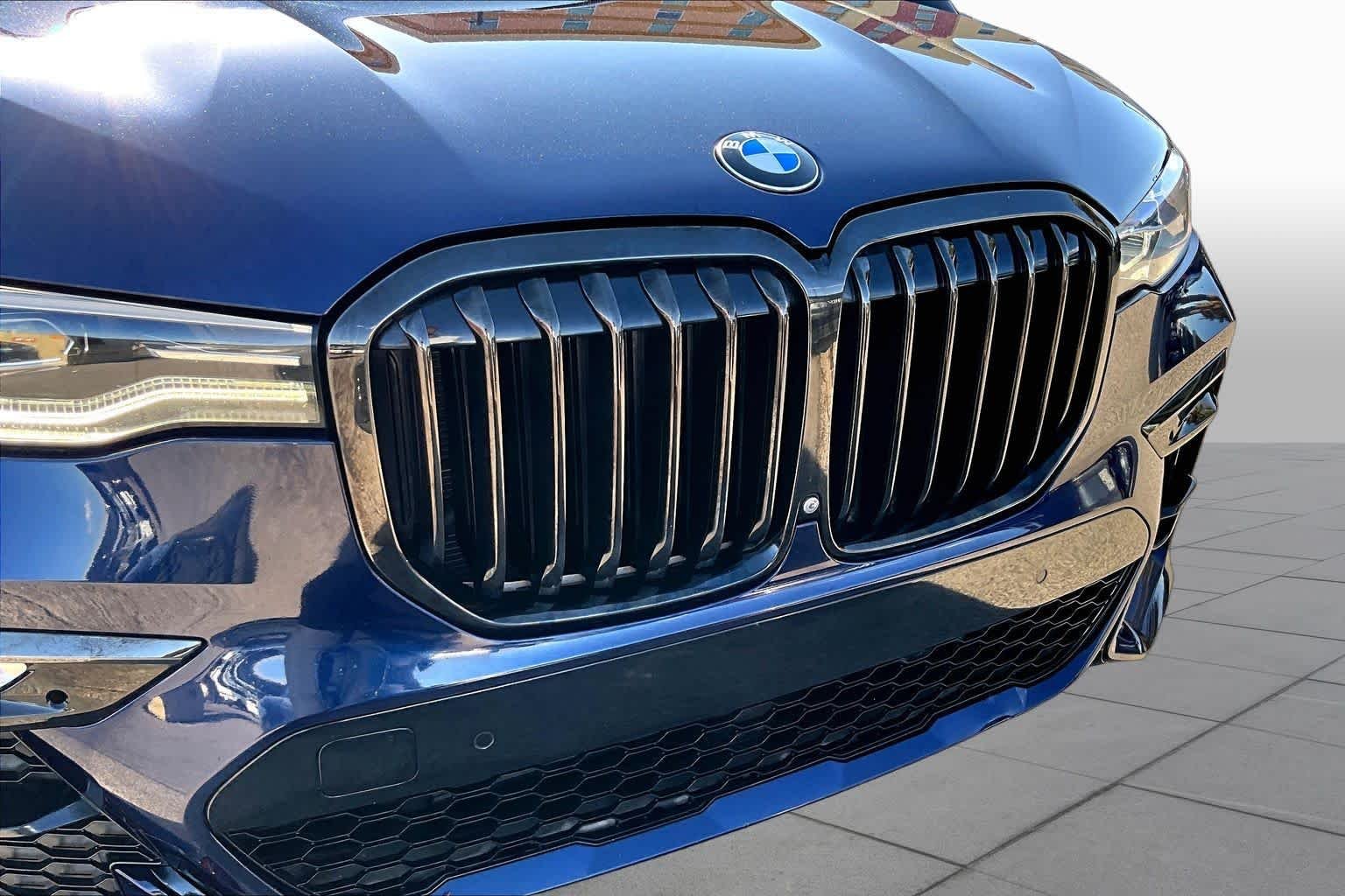 Used 2021 Tanzanite Blue II Metallic BMW xDrive40i image 29