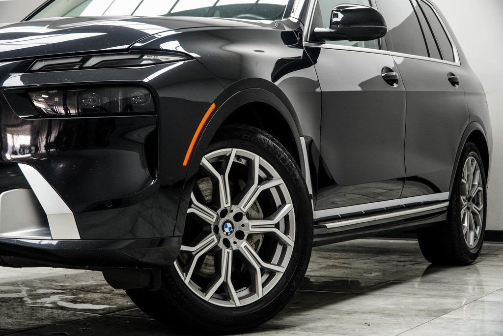 Used 2025 Black BMW xDrive40i image 3