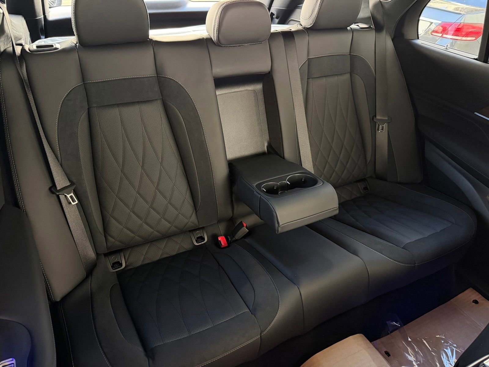New 2026 MANUFAKTUR Silicon Grey Mercedes-Benz AMG® GLE 63 S 4MATIC+ SUV image 42