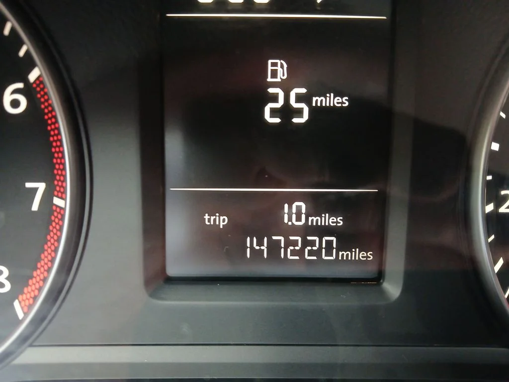 Used 2012 Silver Volkswagen 2.5 S image 16