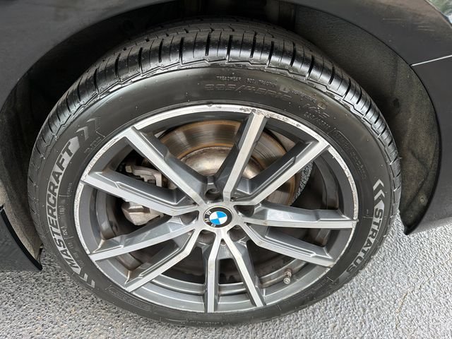 Used 2020 Black BMW 330i image 19