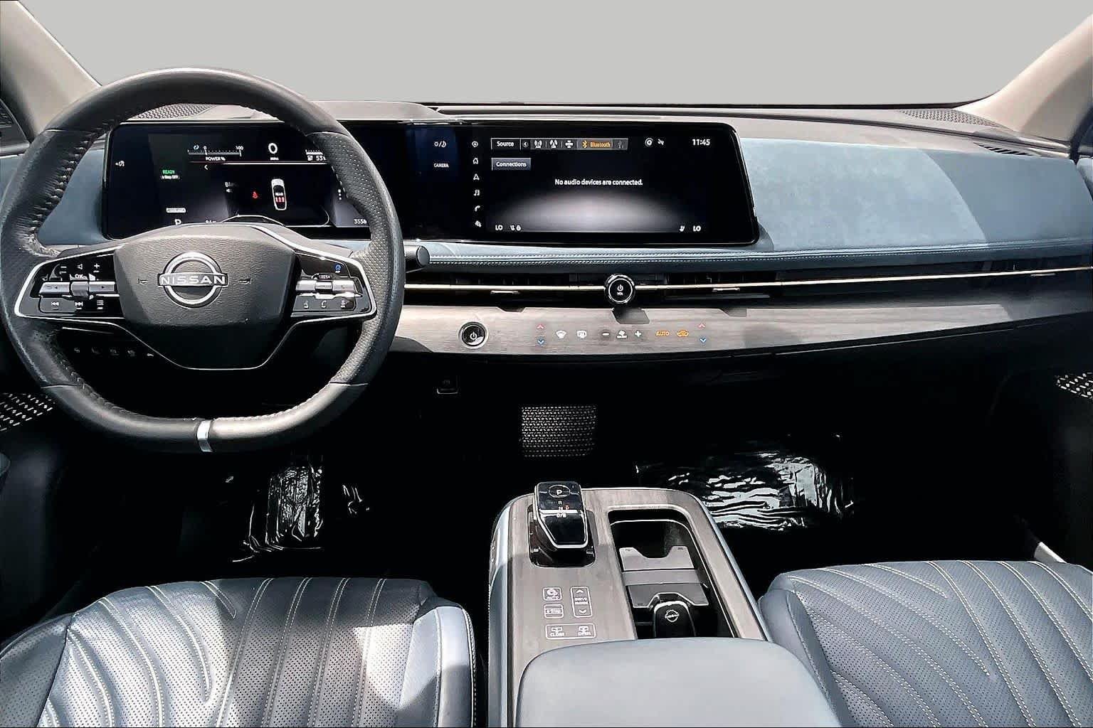 Used 2023 Everest White Pearl Tricoat/Black Diamond Pearl Nissan PLATINUM+ image 15