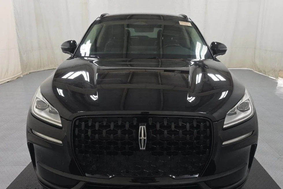 Used 2023 Black Lincoln Reserve image 2