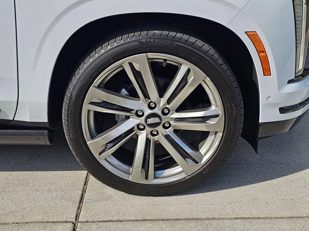 New 2026 Vibrant White Tricoat Cadillac Platinum Sport image 9