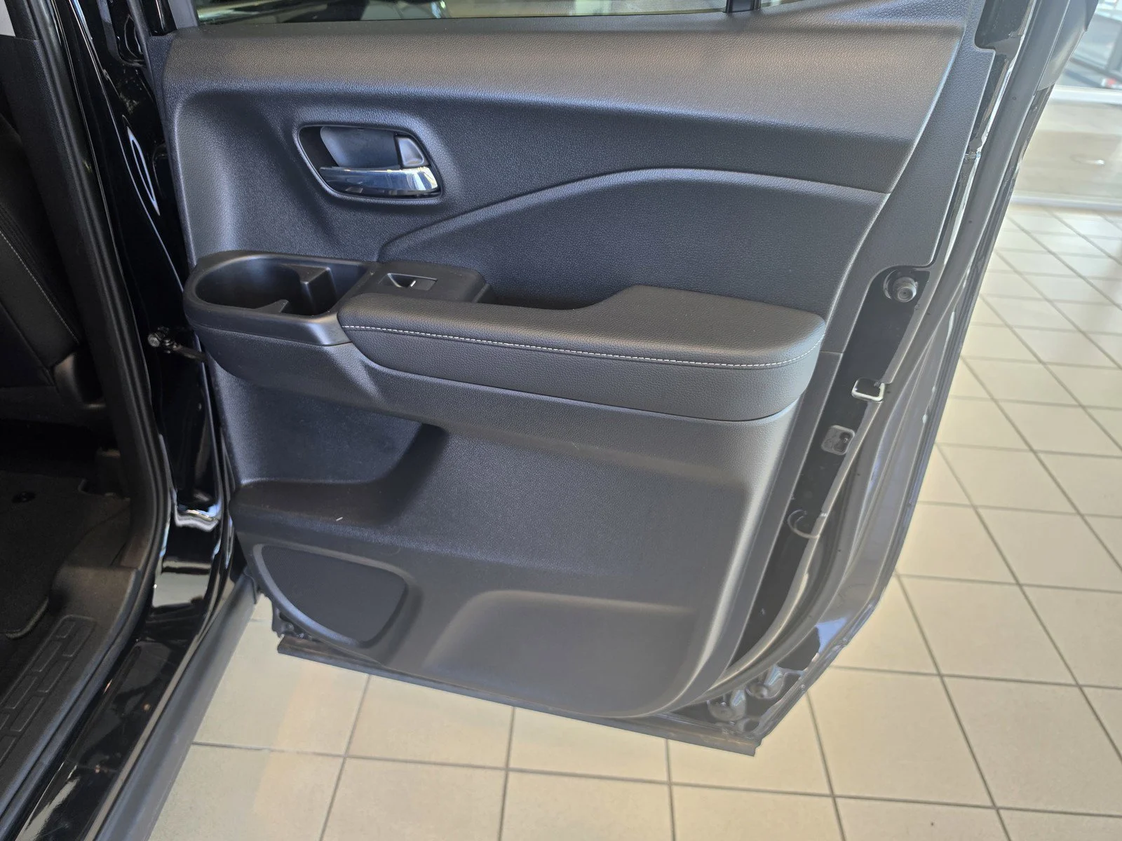 Certified Used 2025 Crystal Black Pearl Honda AWD RTL image 41