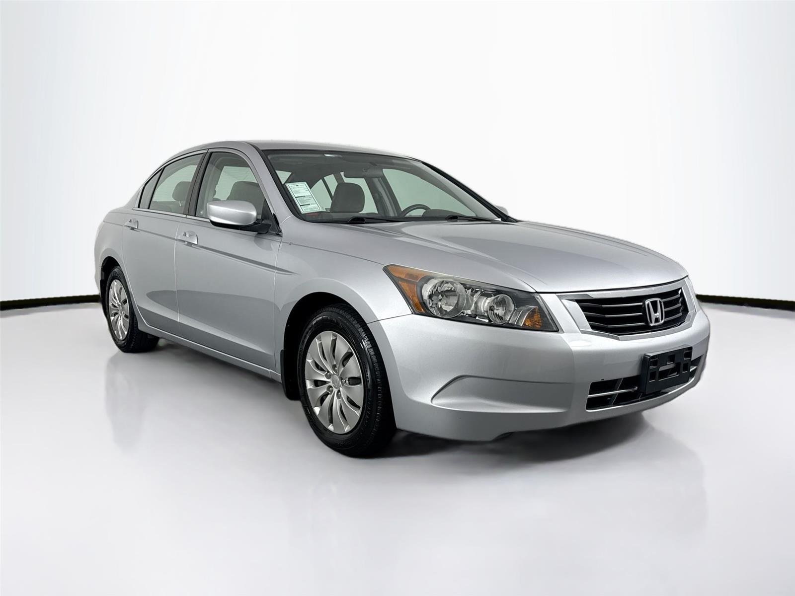 Used 2009 Alabaster Silver Metallic Honda LX image 8