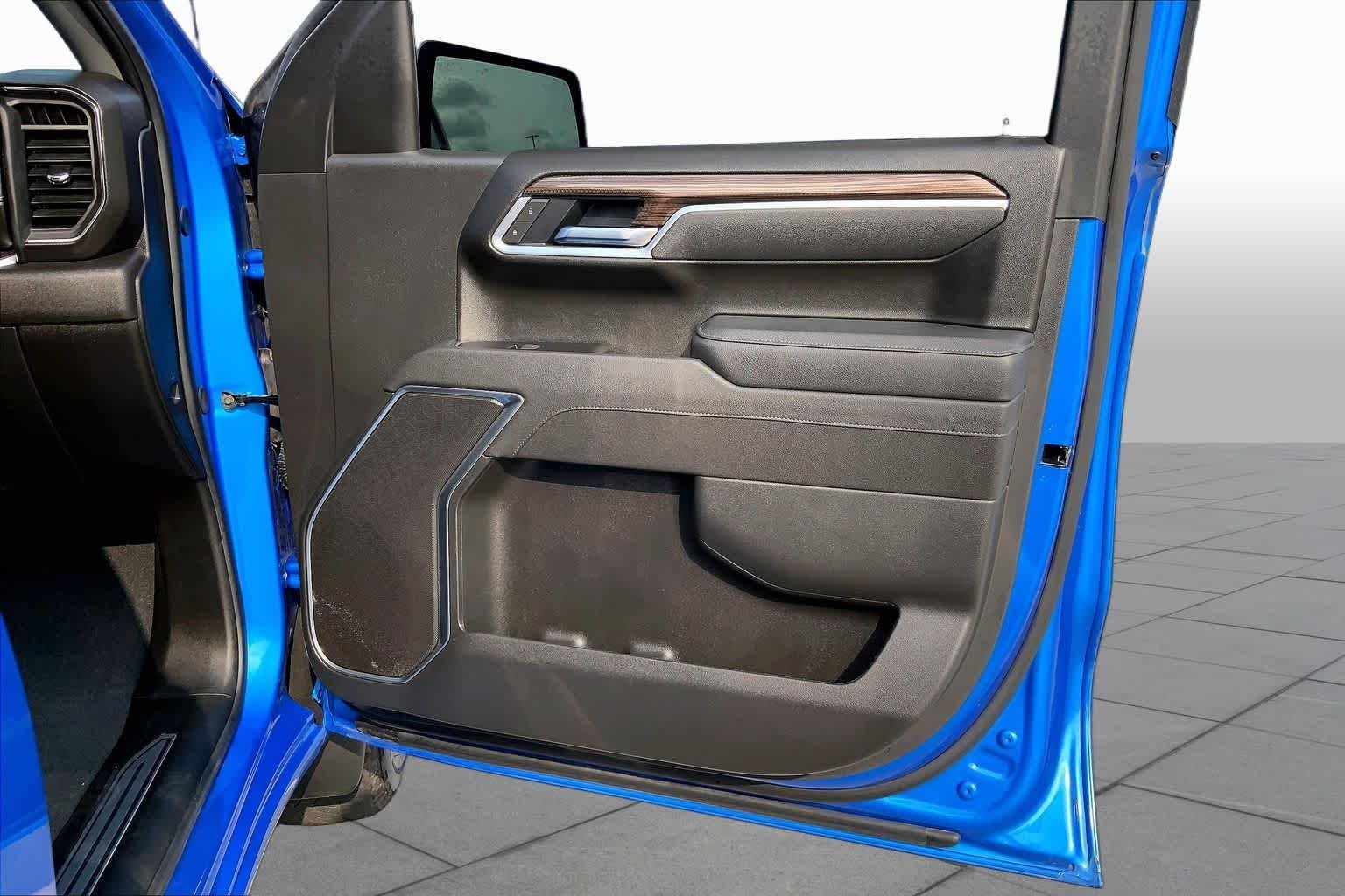 Certified Used 2025 Riptide Blue Metallic Chevrolet LT image 22