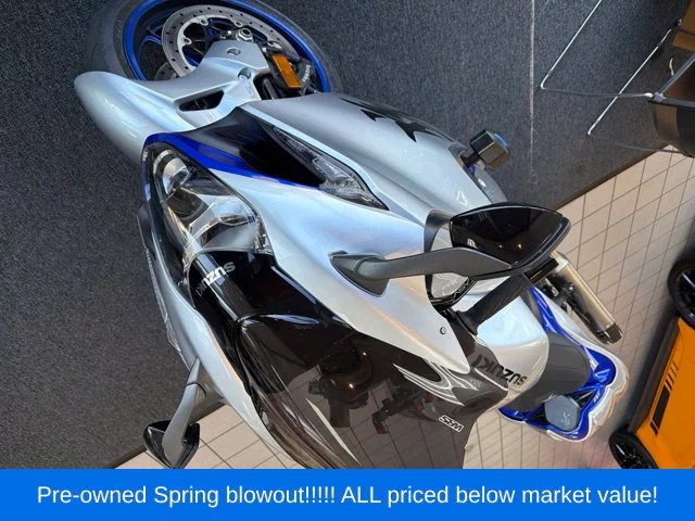 Used 2025 Silver Suzuki R image 2