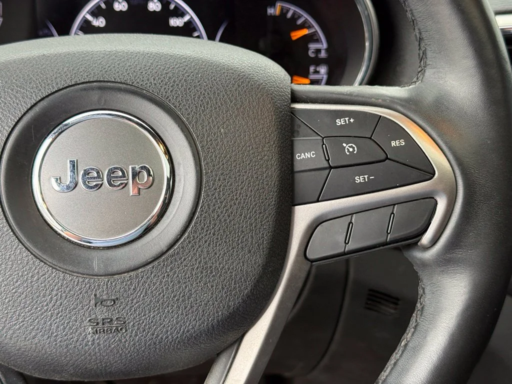 Used 2018 Silver Jeep Altitude image 16