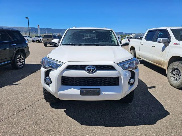 Used 2018 Super White Toyota SR5 image 2