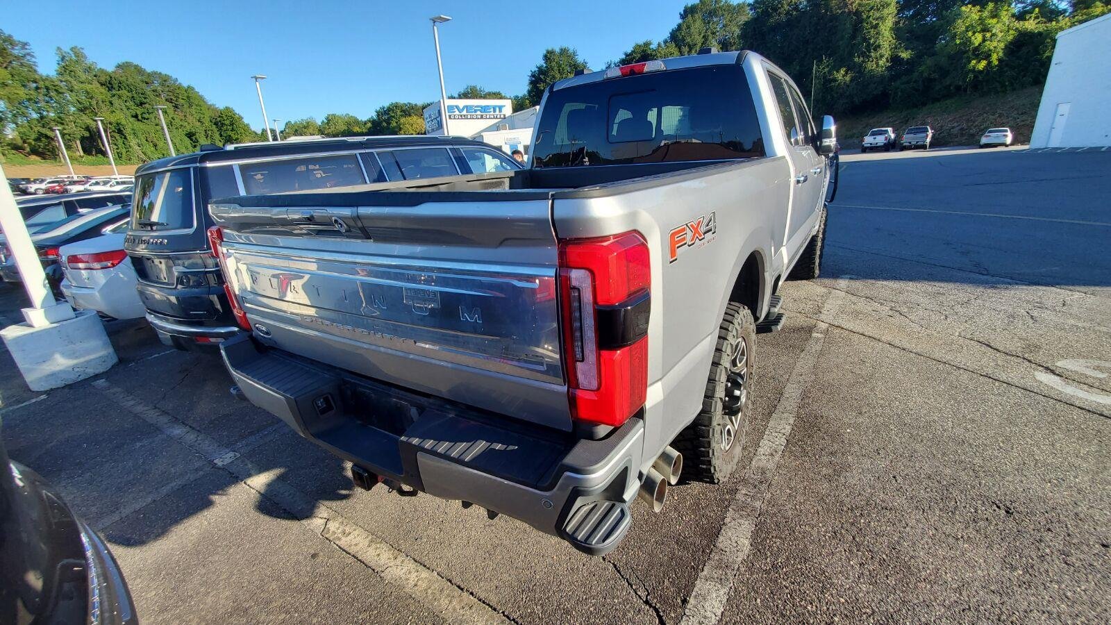 Used 2023 Iconic Silver Ford Platinum image 9