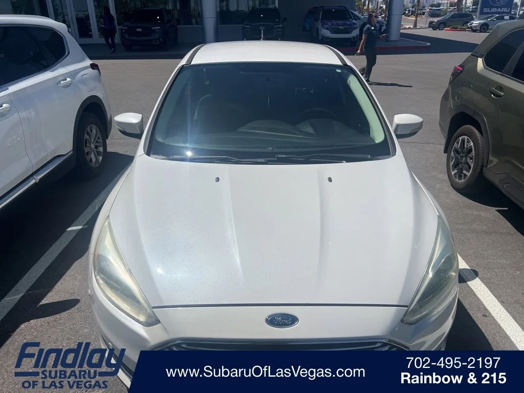 2015 Ford Focus 5 Door Hatch Titanium's photo