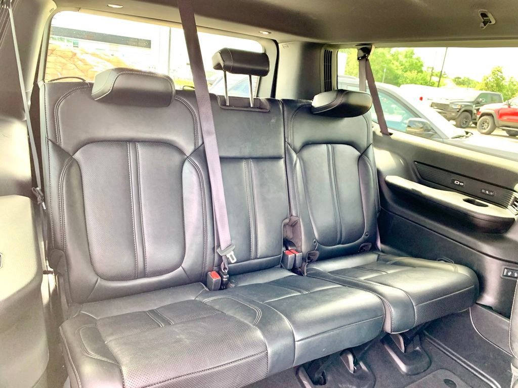 Used 2025 White Jeep Series II image 28