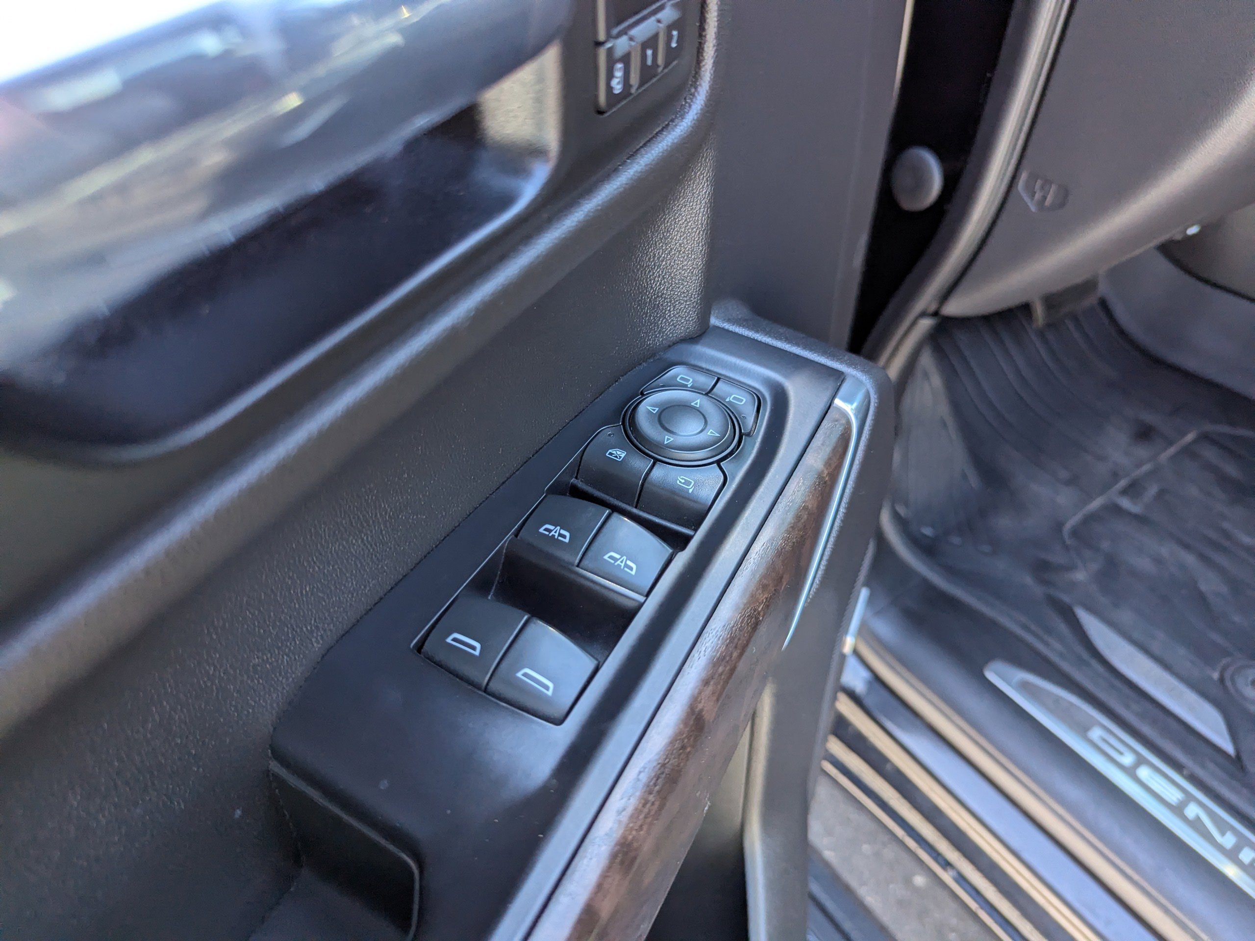Used 2021 Black GMC Denali image 12