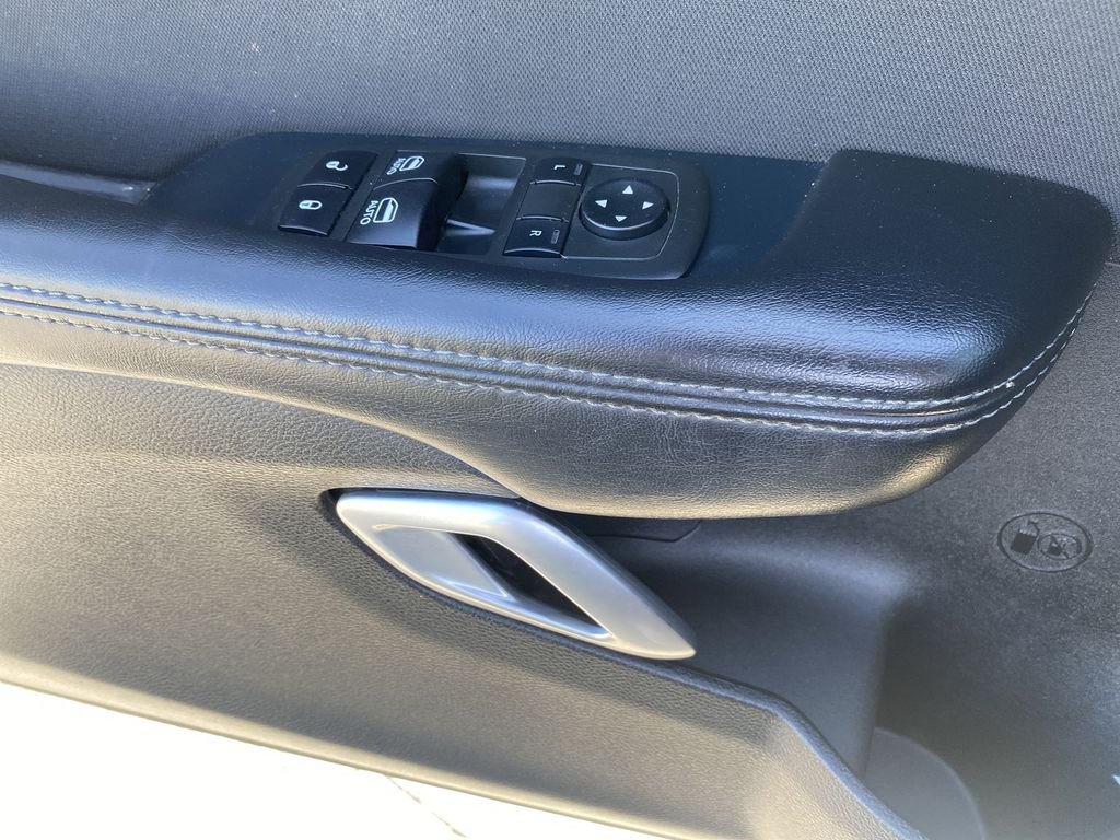 Used 2021 F8 Green Dodge SXT image 22