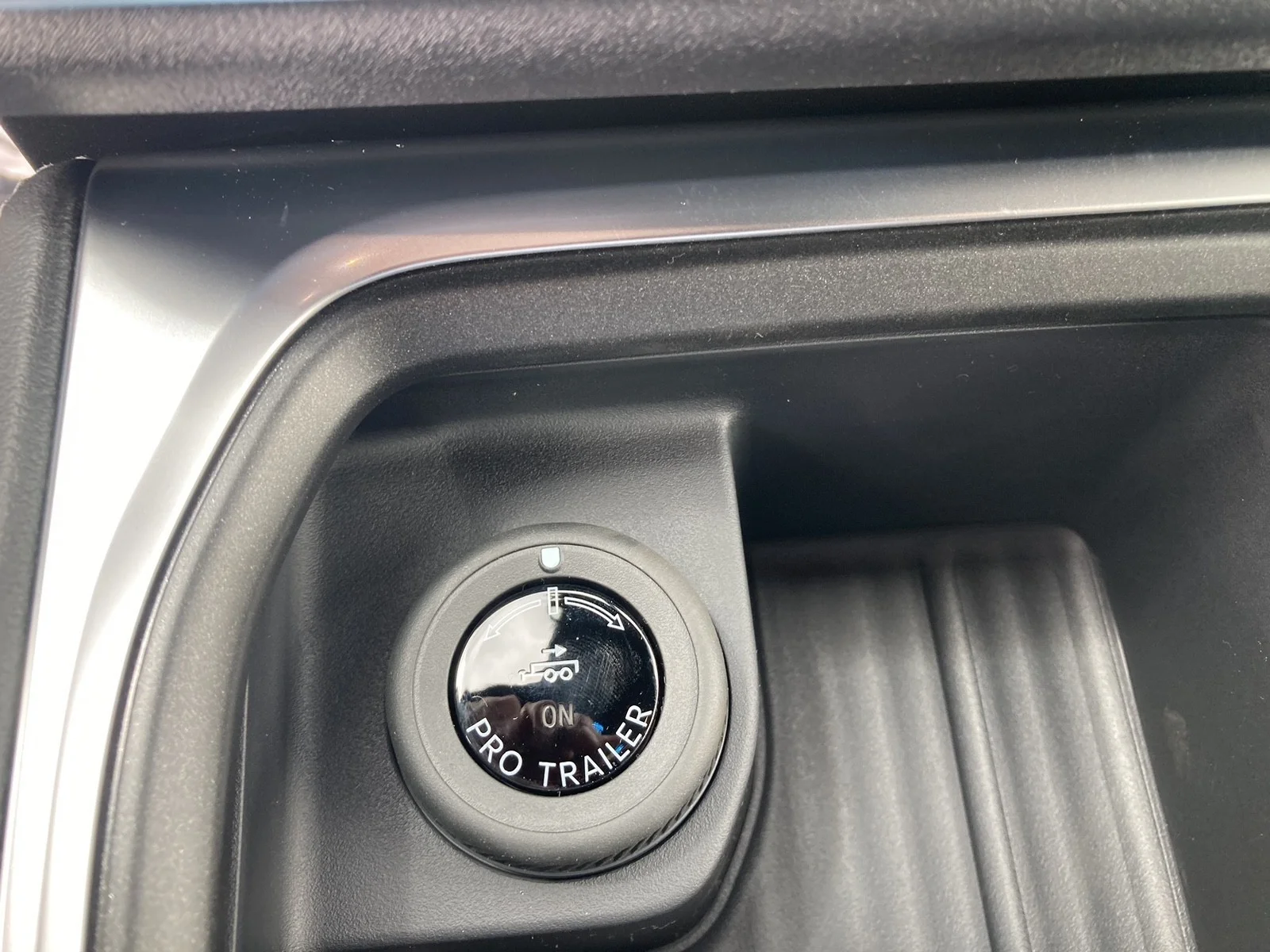 New 2026 Space Silver Metallic Ford MAX Platinum® image 29