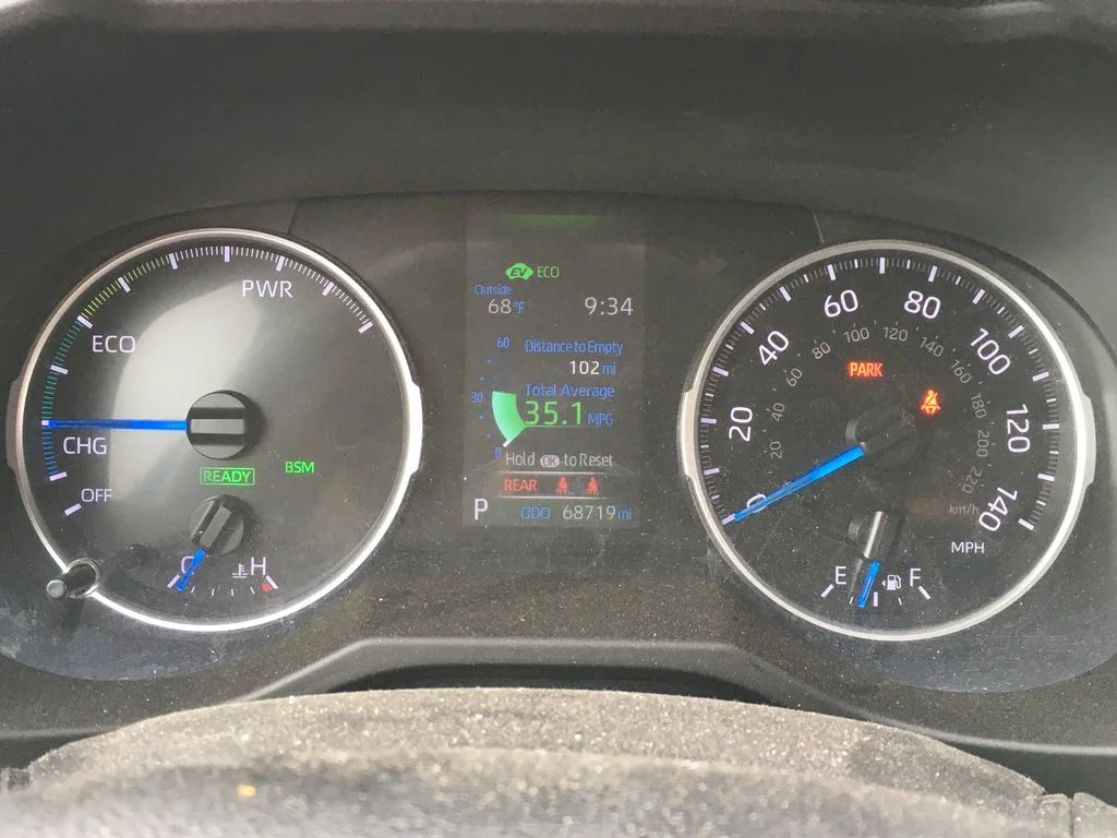 Used 2019 Silver Toyota LE image 2