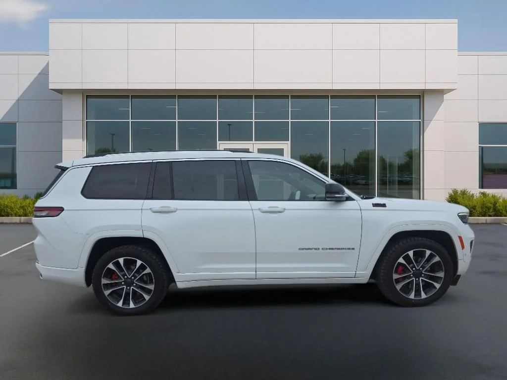 Used 2022 Bright White Jeep Overland image 8