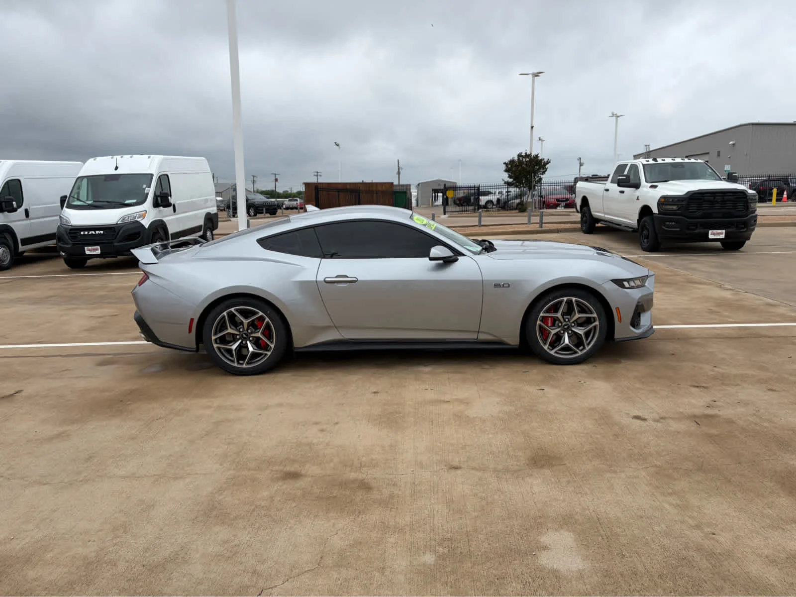 Used 2024 Iconic Silver Metallic Ford GT Premium image 5
