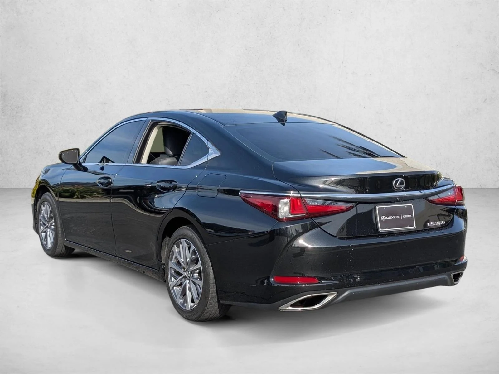 2024 Lexus ES 350 - Photo 8