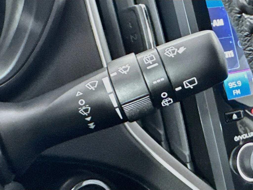 Used 2019 Blue Subaru 2.0i Limited image 13